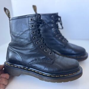 Dr Martens black leather lace up combat boots size 5